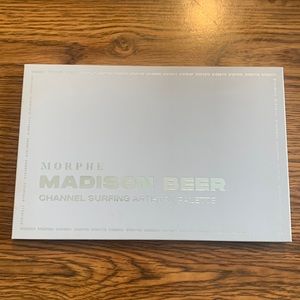 Morphe Madison Beer Channel Surfing Artistry Palette